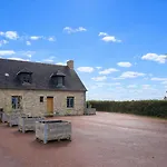 Refuge Familial Pres De La - Jardin & Parking * Réville