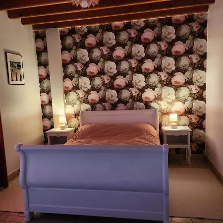 6/7 Personnes, à 900 M De La *